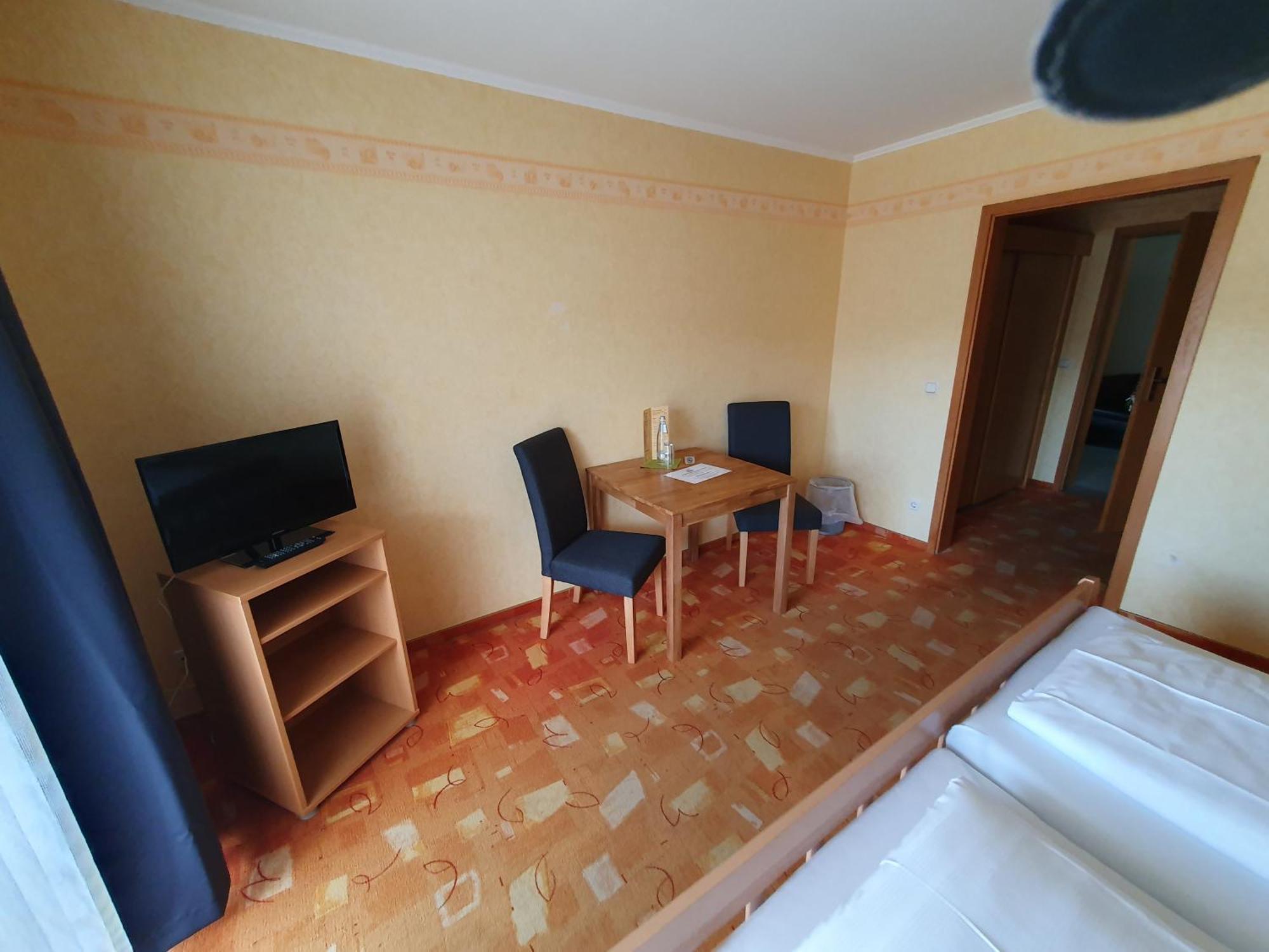 Brauner Hirsch Mini-hôtel 3*